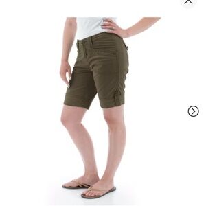 Aventura “Arden” Roll-Up Organic Short Size 10 Olive Green